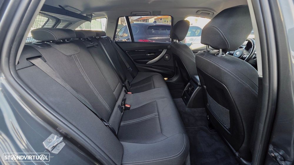 BMW 320 d Line Sport - 24