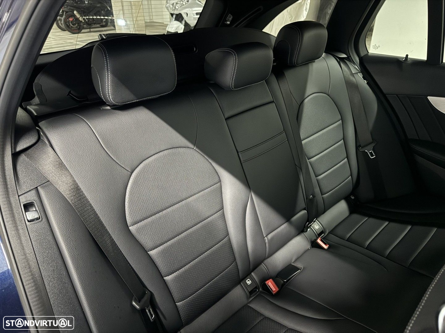 Mercedes-Benz C 300 h AMG Line - 43