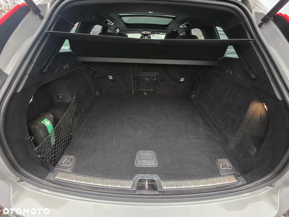 Volvo XC 60 T8 Plug-In Hybrid AWD Polestar Engineered - 12