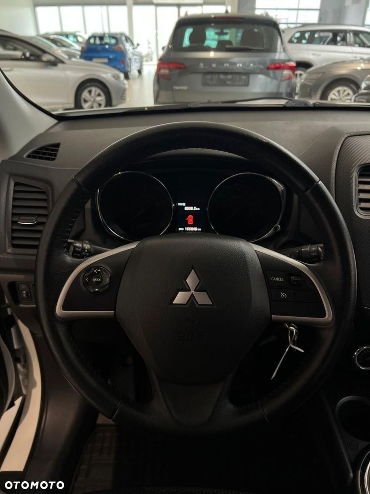 Mitsubishi ASX - 5