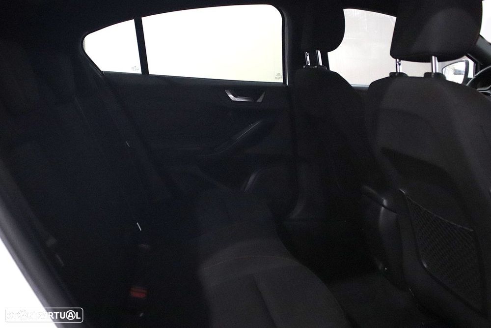 Ford Focus 1.0 EcoBoost MHEV ST-Line - 22