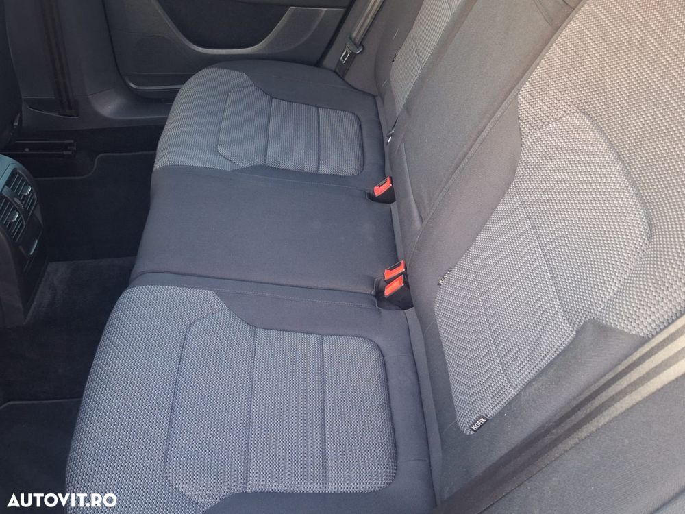 Volkswagen Passat Variant 2.0 TDI 4Motion DSG BlueMotion Tech Highline - 6