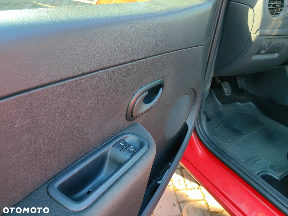 Renault Clio - 18