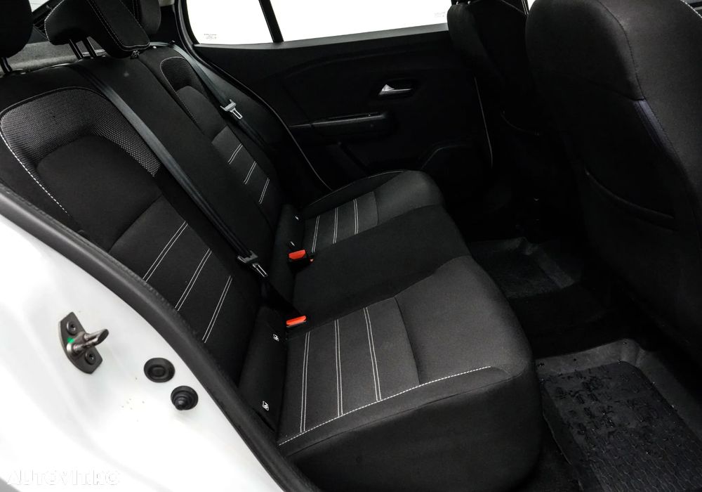 Dacia Logan TCe 90 Essential - 16