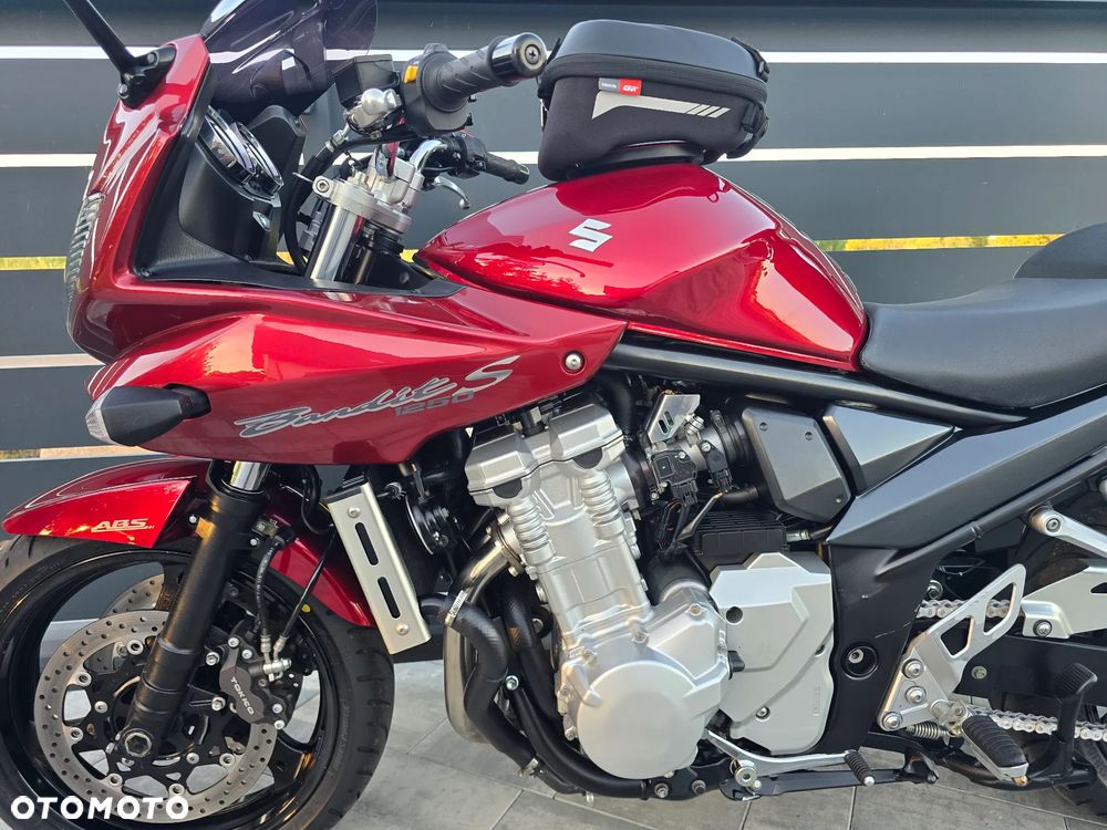 Suzuki Bandit - 10