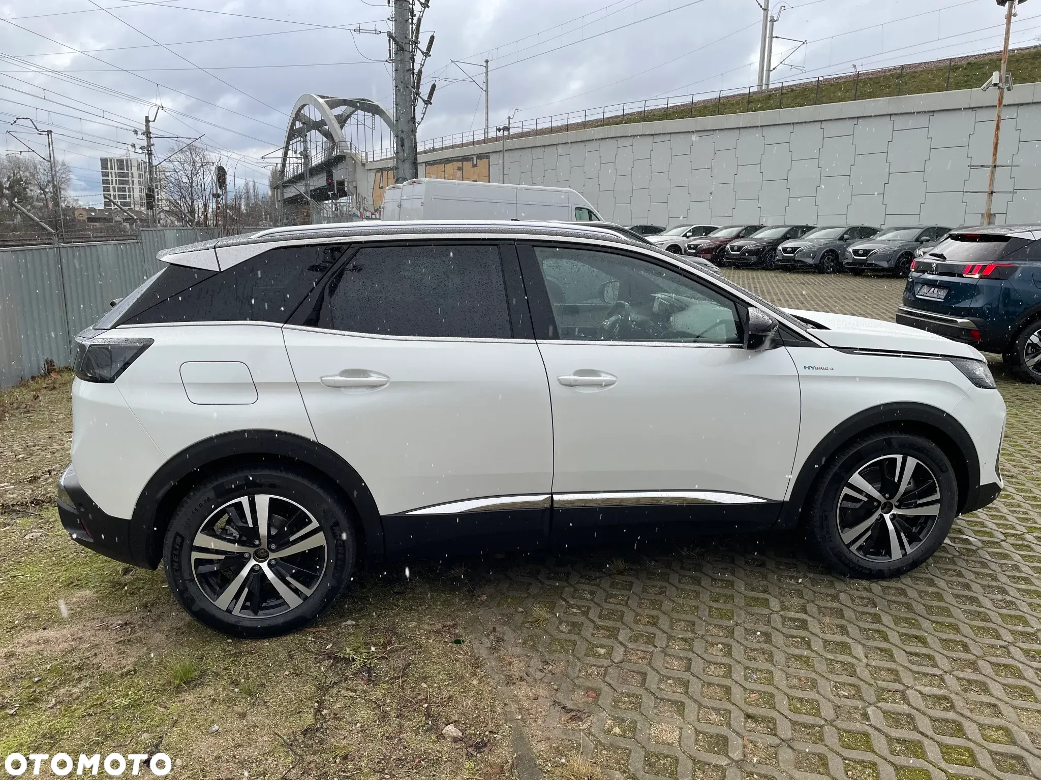 Peugeot 3008 1.6 PureTech Hybrid4 PHEV GT S&S EAT8 - 8