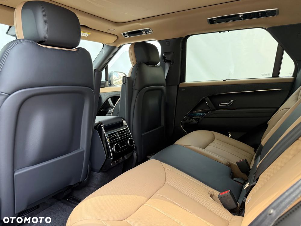 Land Rover Range Rover Sport D350 Autobiography Dynamic - 9