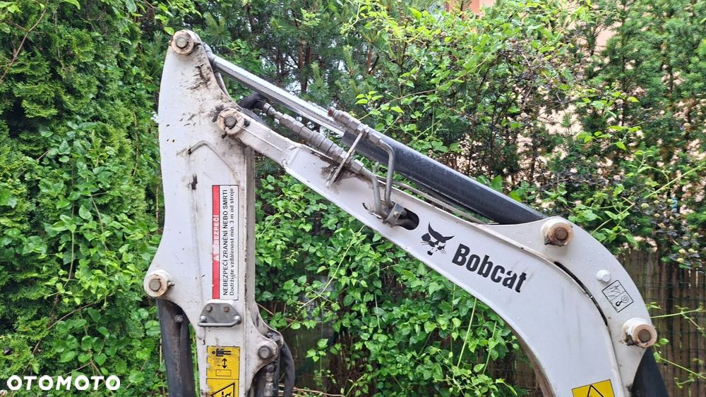 Bobcat E20 - 26