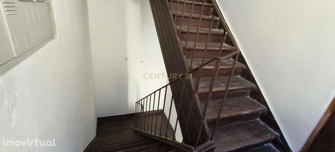 Apartamento Renovado com Vista para o Rio em Cruz Quebrada - Dafundo - Grande imagem: 2/18