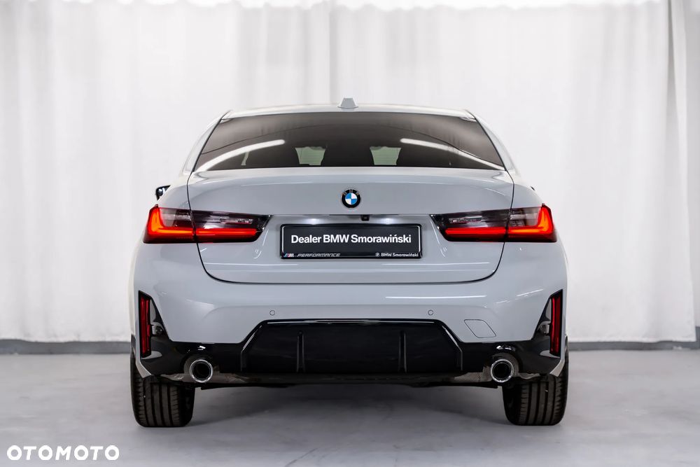 BMW 318I 2026 photo 4