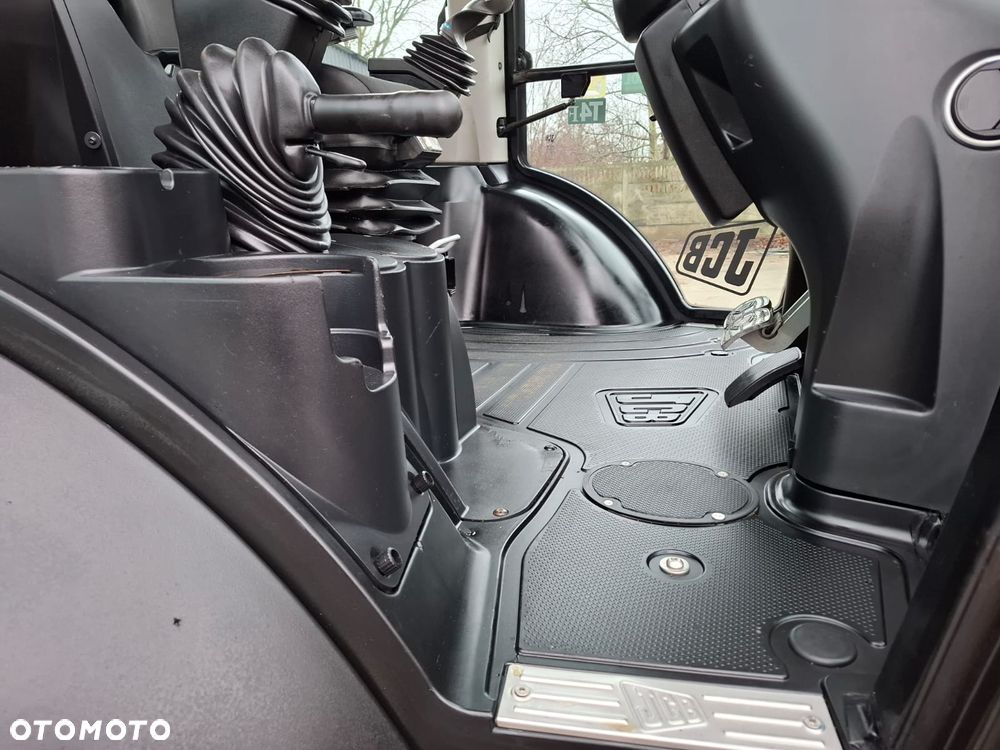 JCB 4CX - 39