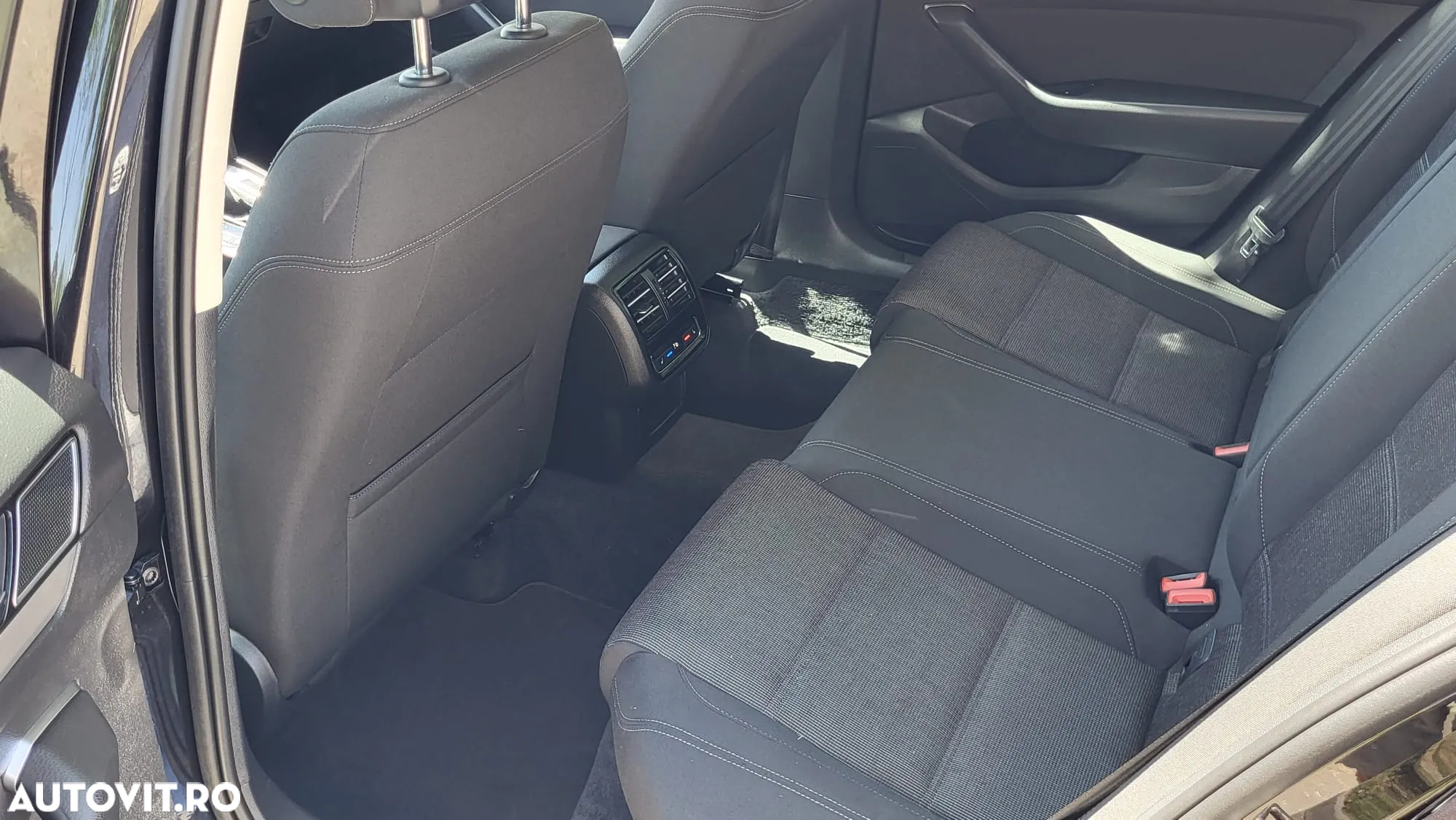 Volkswagen Passat - 7