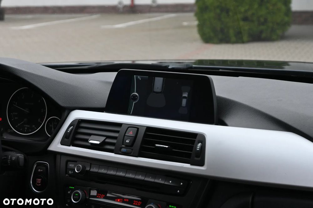 BMW Seria 3 320d DPF Edition Sport - 25