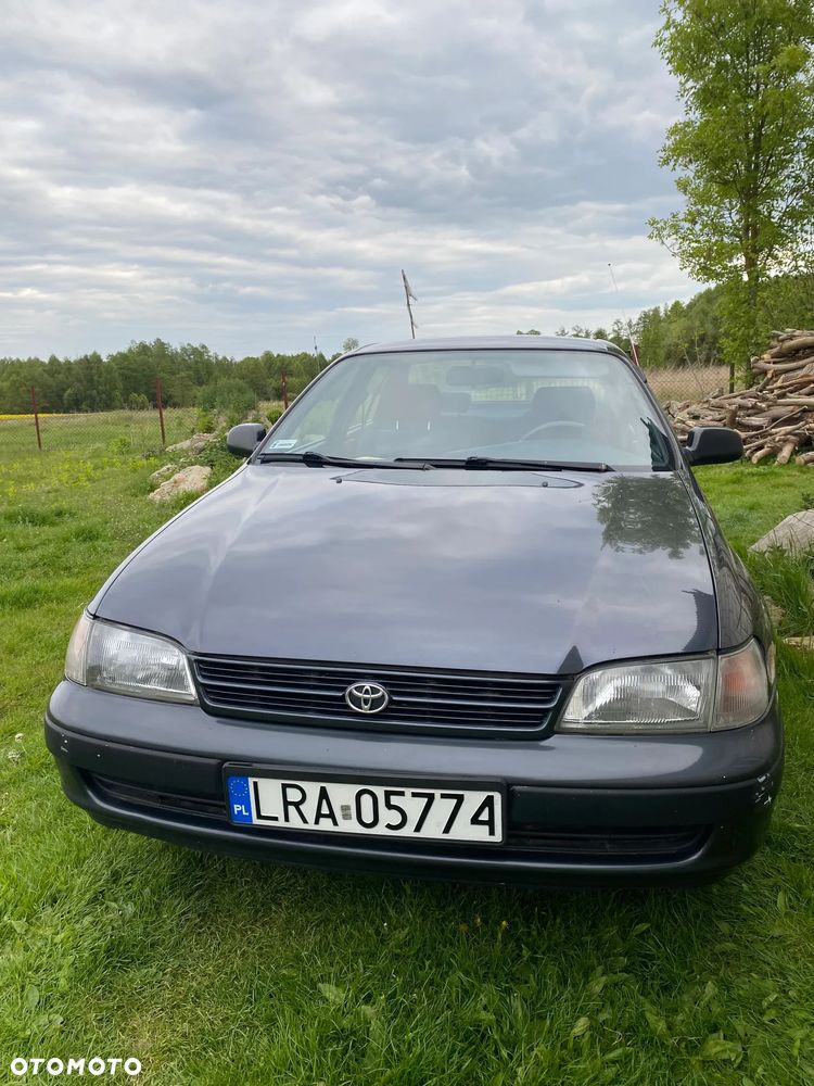 Toyota Carina - 1