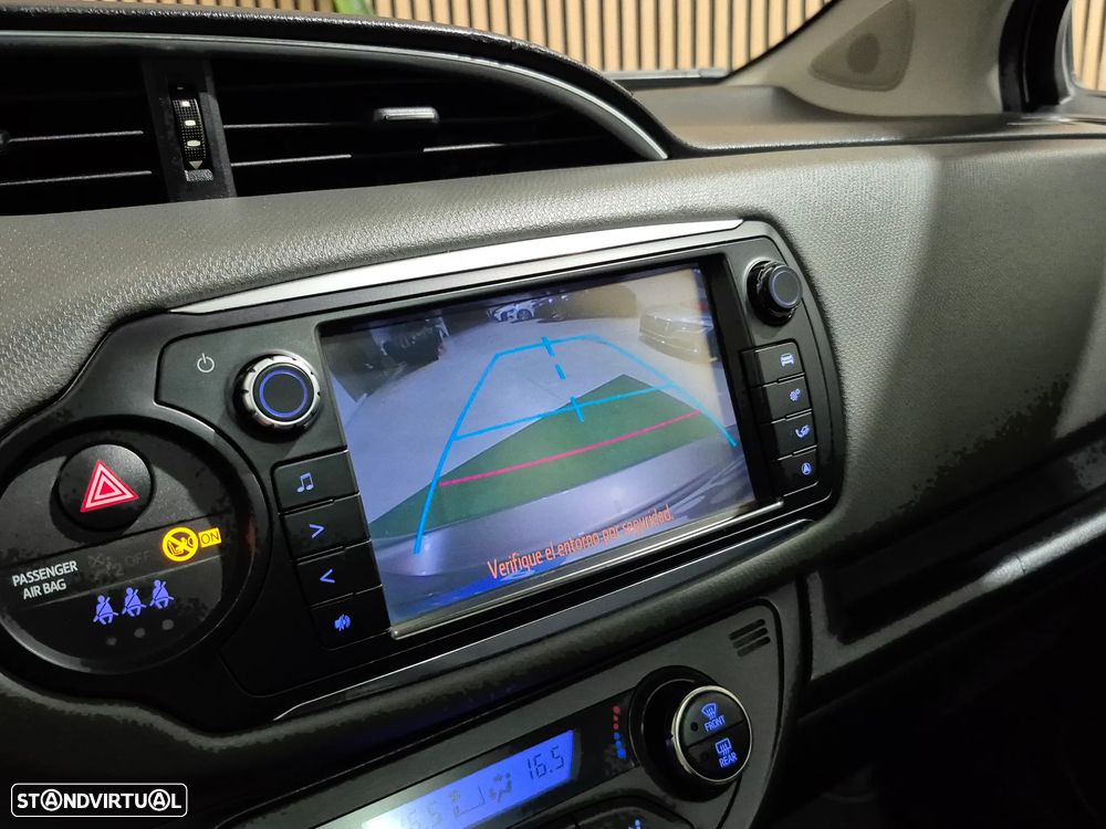 Toyota Yaris 1.5 HSD Comfort +P.Style+P.Techno - 21