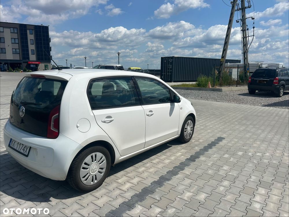Volkswagen up! move - 5
