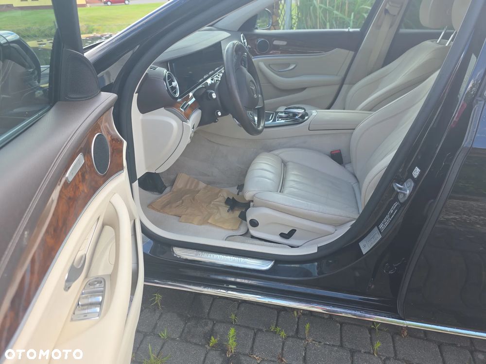 Mercedes-Benz Klasa E 220 d 9G-TRONIC - 4