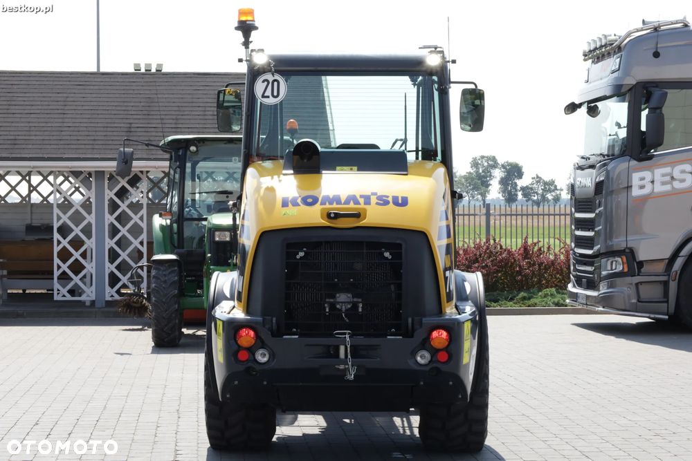 Komatsu WA70M-8 - 9