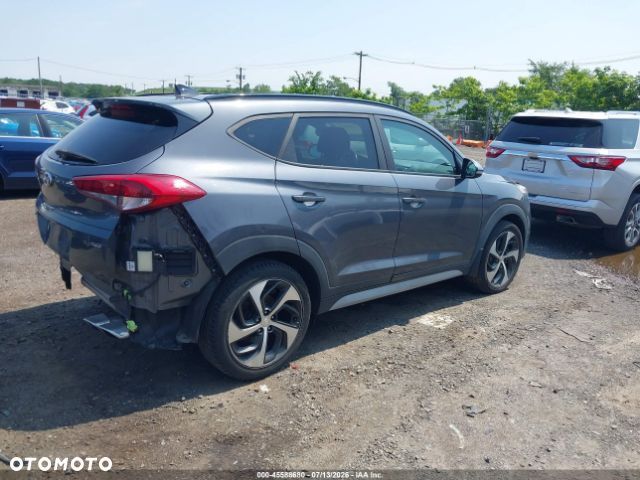 Hyundai Tucson - 4