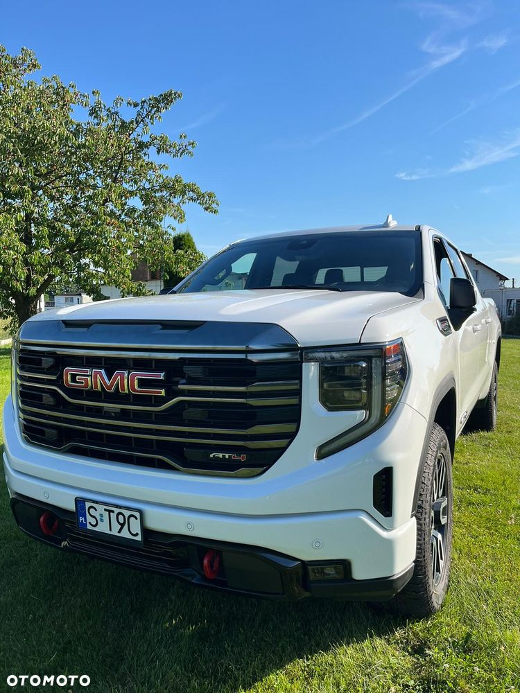 GMC Sierra - 1
