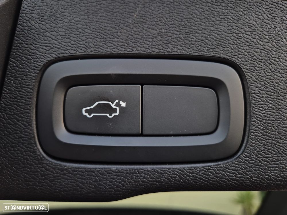 Volvo XC 60 2.0 D4 Momentum Plus - 20