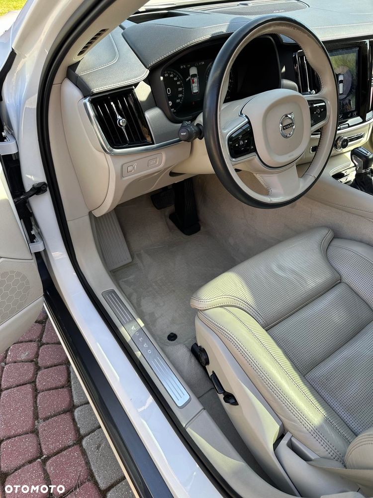 Volvo V90 Cross Country - 6