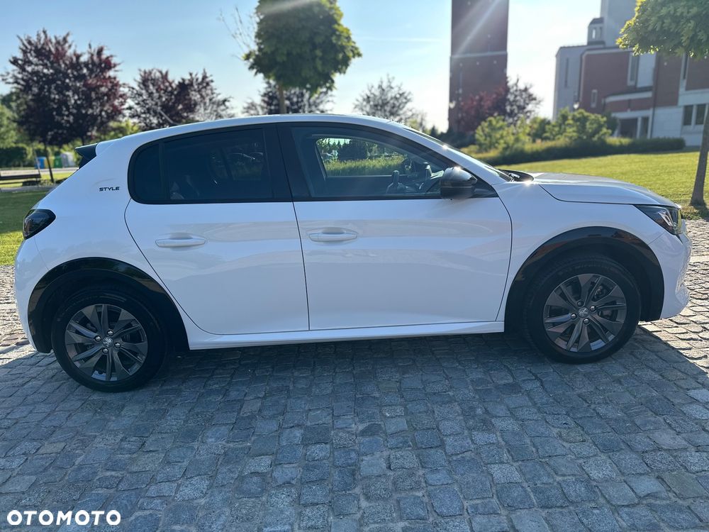 Peugeot 208 50kWh Style - 19