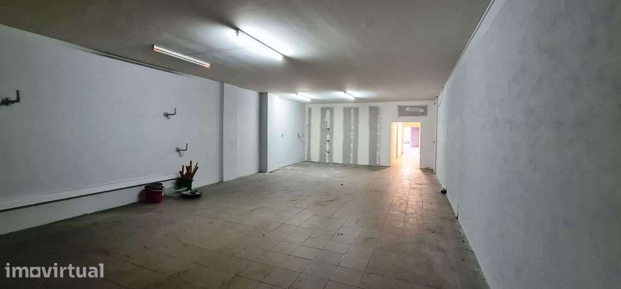 Armazém Arrendado em Braga | Rentabilidade de 5,54% | Excelente Oport - Grande imagem: 3/23