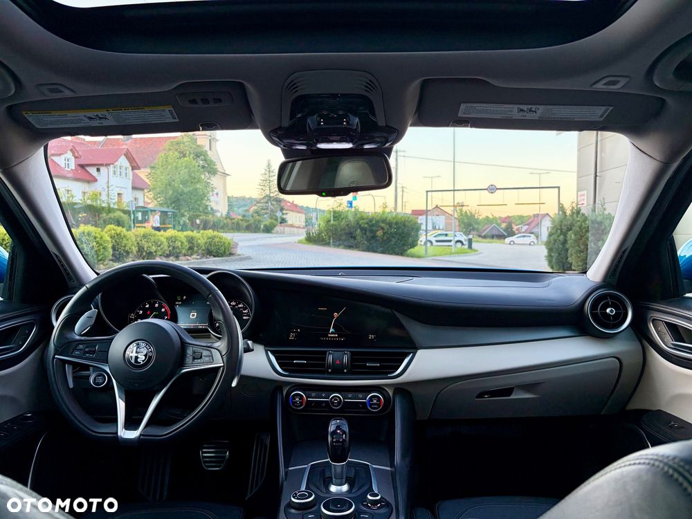 Alfa Romeo Giulia 2.0 Turbo 16V AT8 Veloce - 32