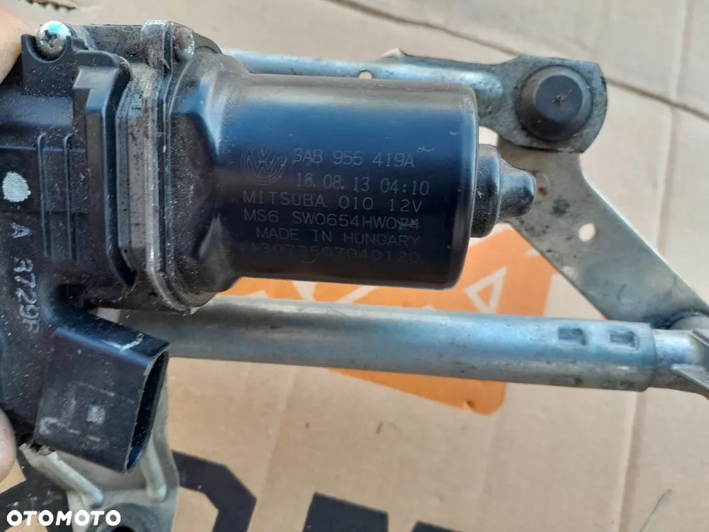 VW PASSAT B7 MECHANIZM WYCIERACZEK - 3