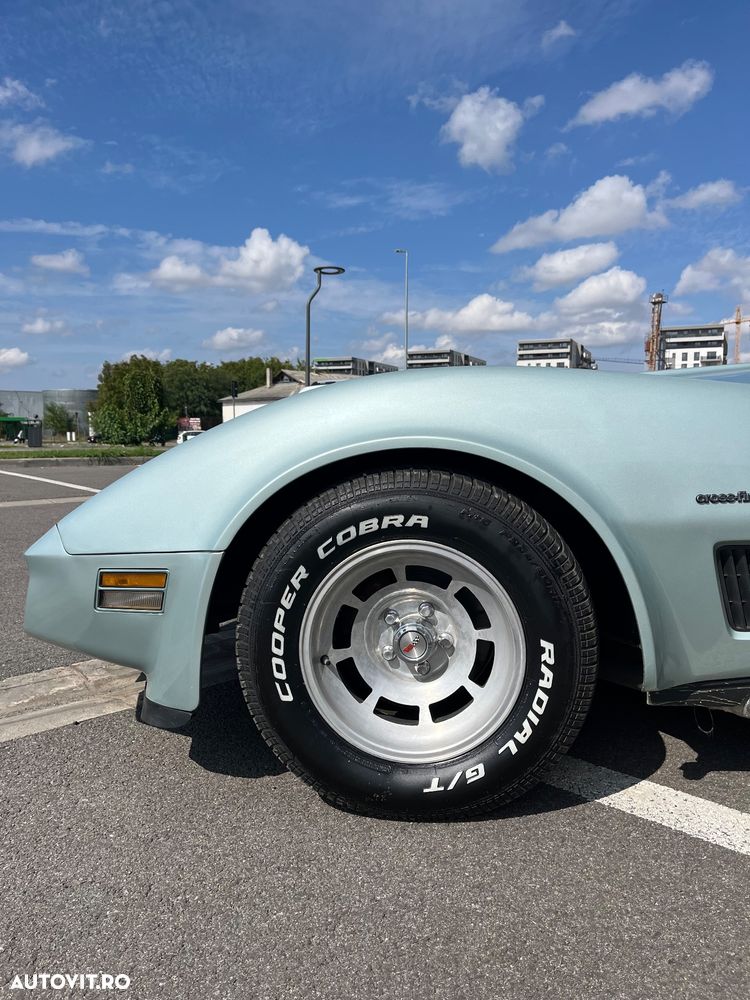 Chevrolet Corvette - 11