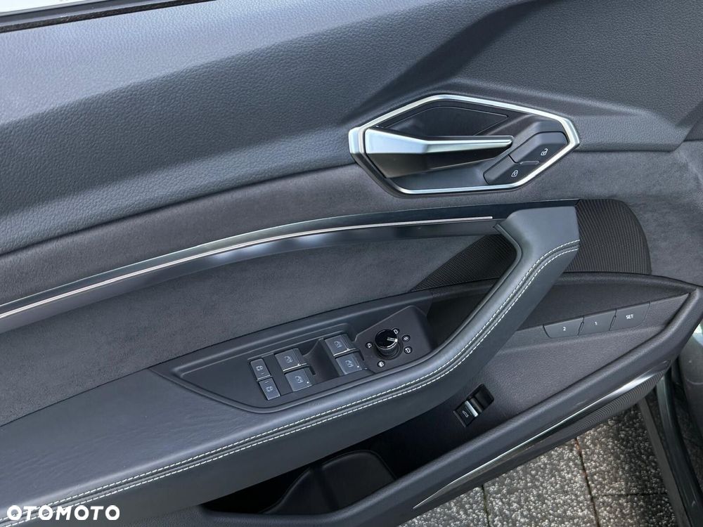 Audi Q8 Sportback e-tron - 20