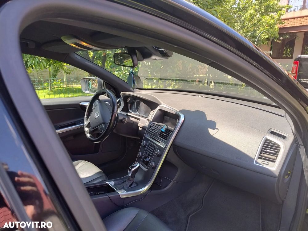 Volvo XC 60 D3 Momentum - 9