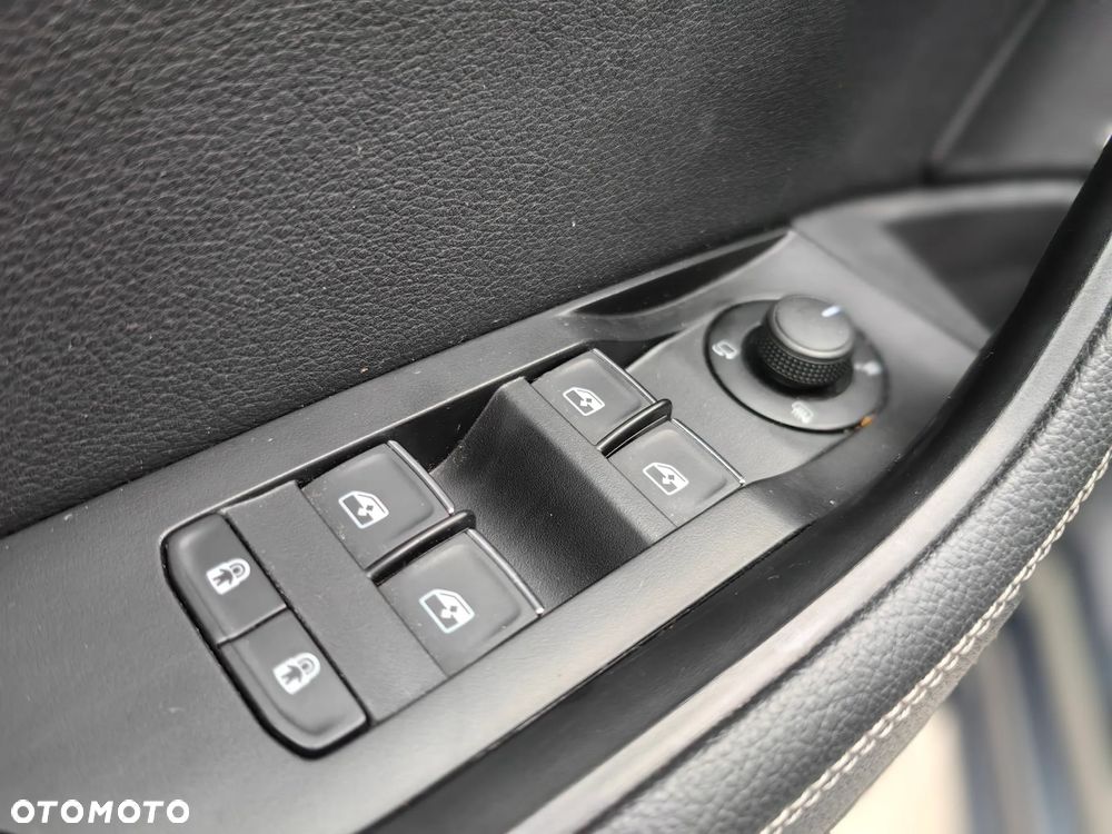 Skoda Superb 2.0 TDI SCR Sportline DSG - 35