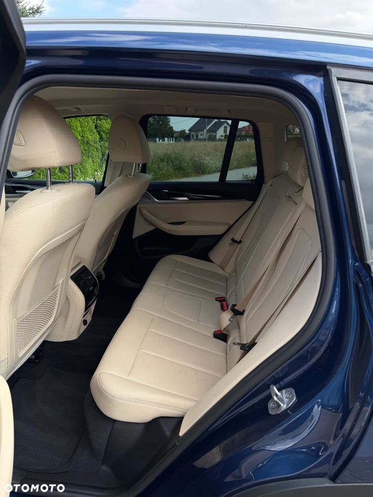 BMW X3 sDrive18d Advantage - 18