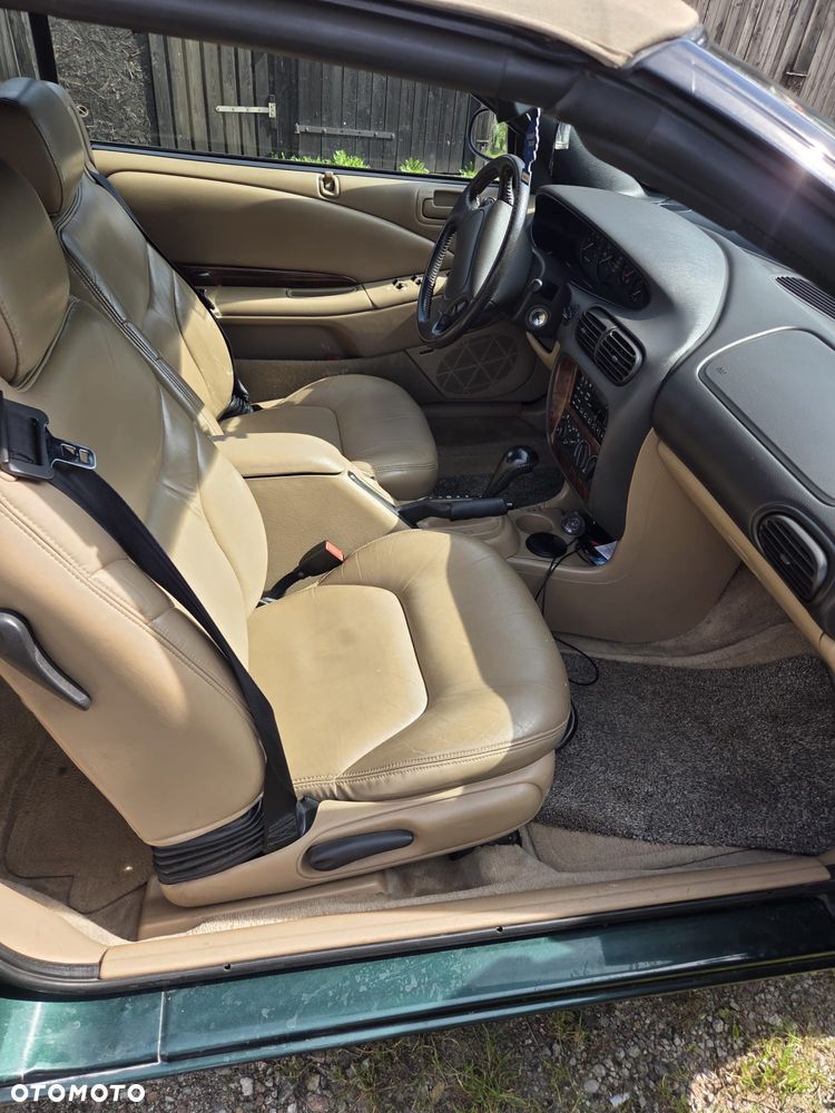 Chrysler Stratus - 6