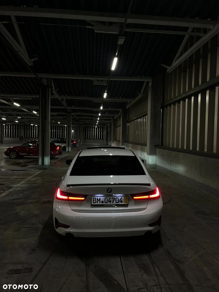 BMW Seria 3 320d Sport Line Shadow - 9