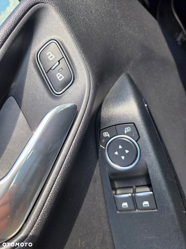 Ford Fiesta 1.1 S&S TREND - 17