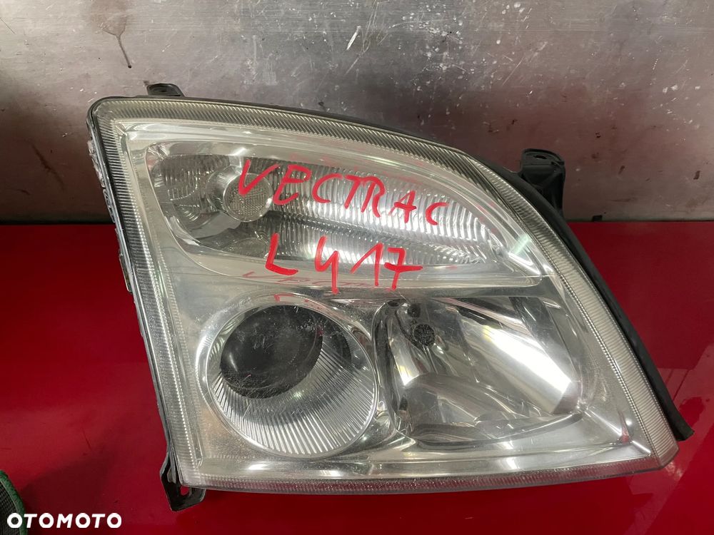LAMPA PRAWY PRZÓD OPEL Vectra C - 1