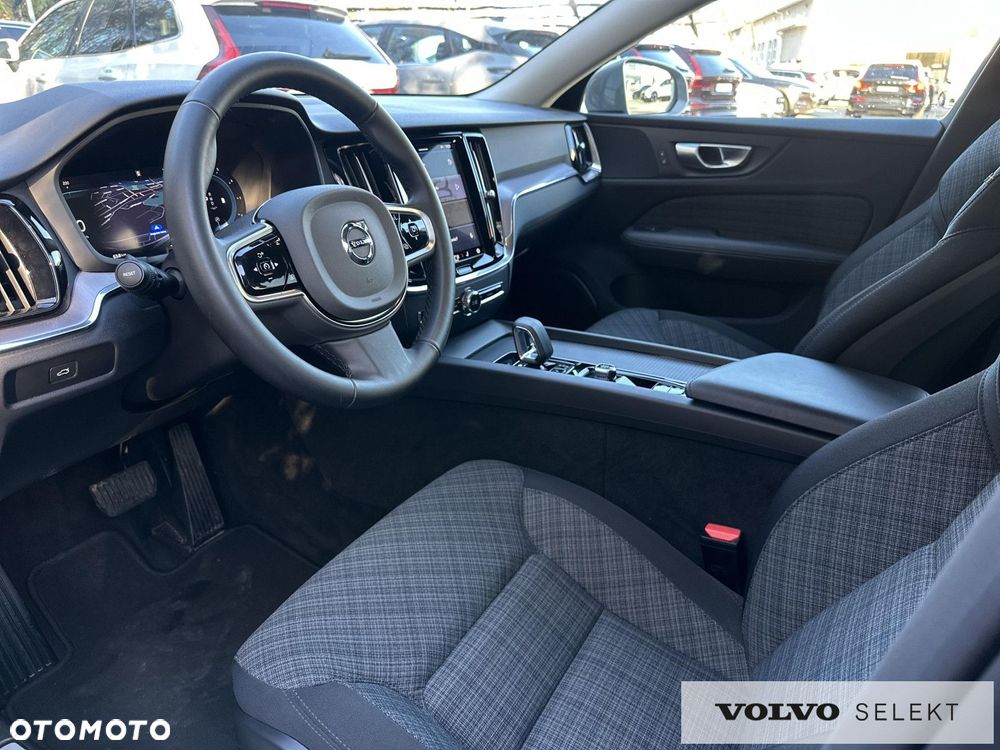 Volvo V60 Cross Country - 11