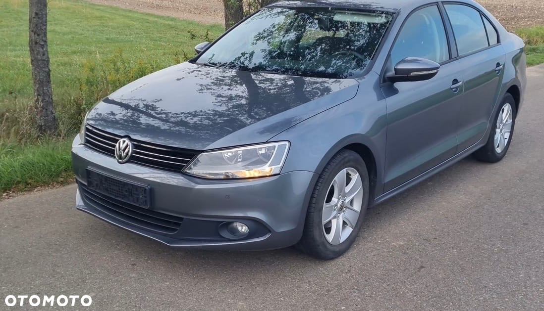 Volkswagen Jetta 1.2 TSI BlueMotion Technology Comfortline - 2