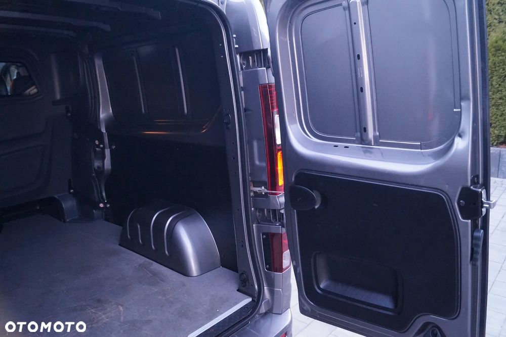 Opel Vivaro - 16