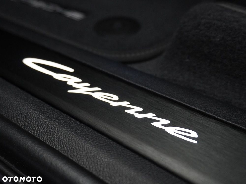 Porsche Cayenne Black Edition - 22