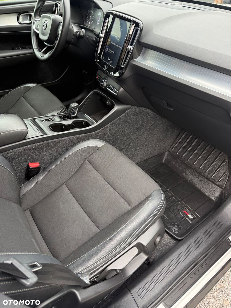 Volvo XC 40 T3 Momentum Pro - 14