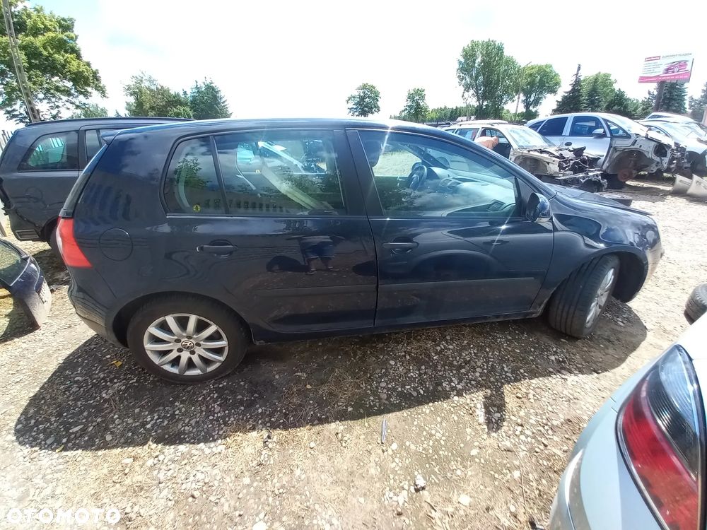 Vw Golf V 1.6 benzyna 04r wszystkie części - 3