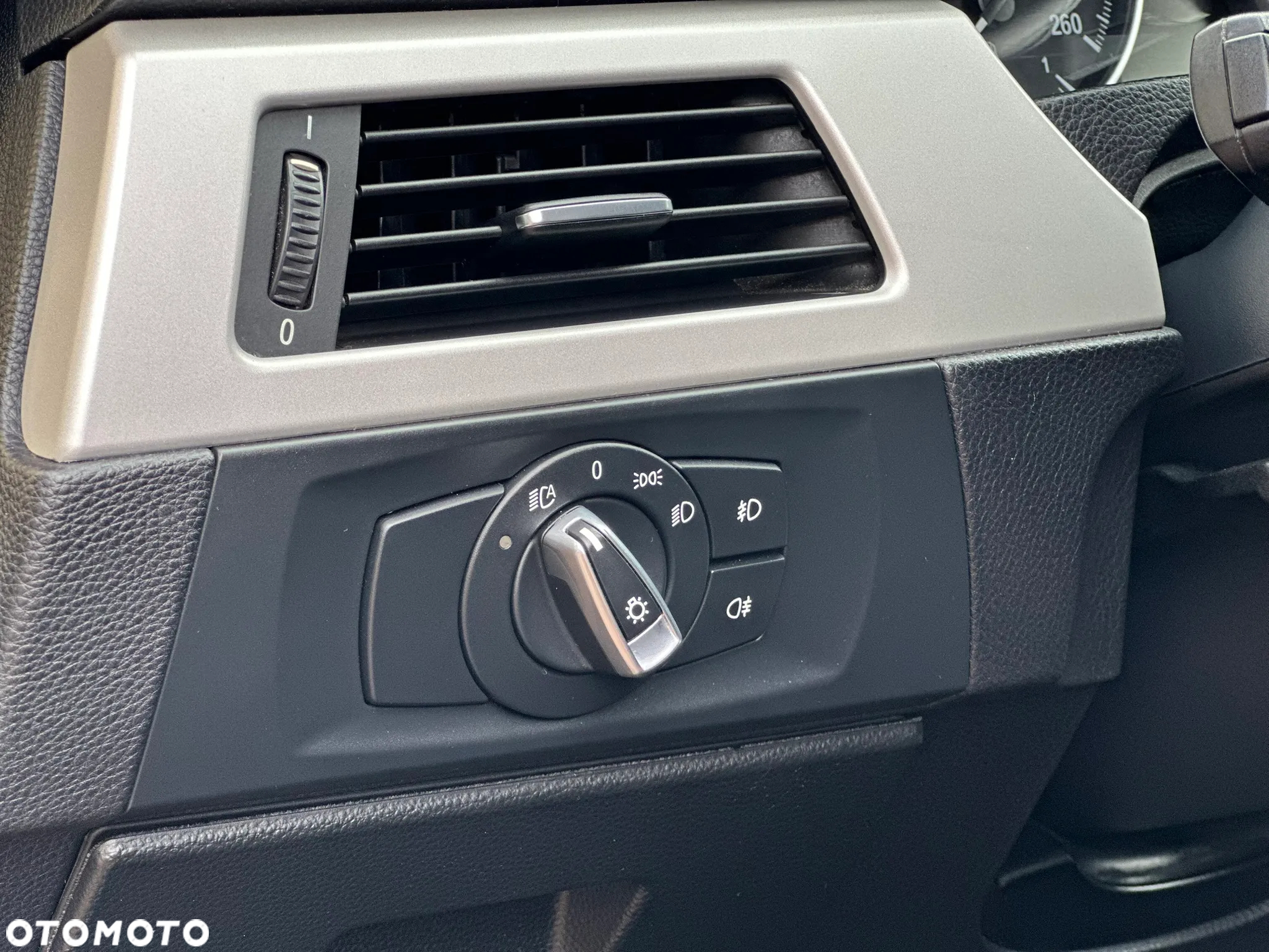 BMW Seria 3 320d DPF Touring - 31