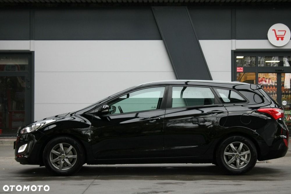 Hyundai i30 blue Kombi 1.4 Classic Navigation - 40