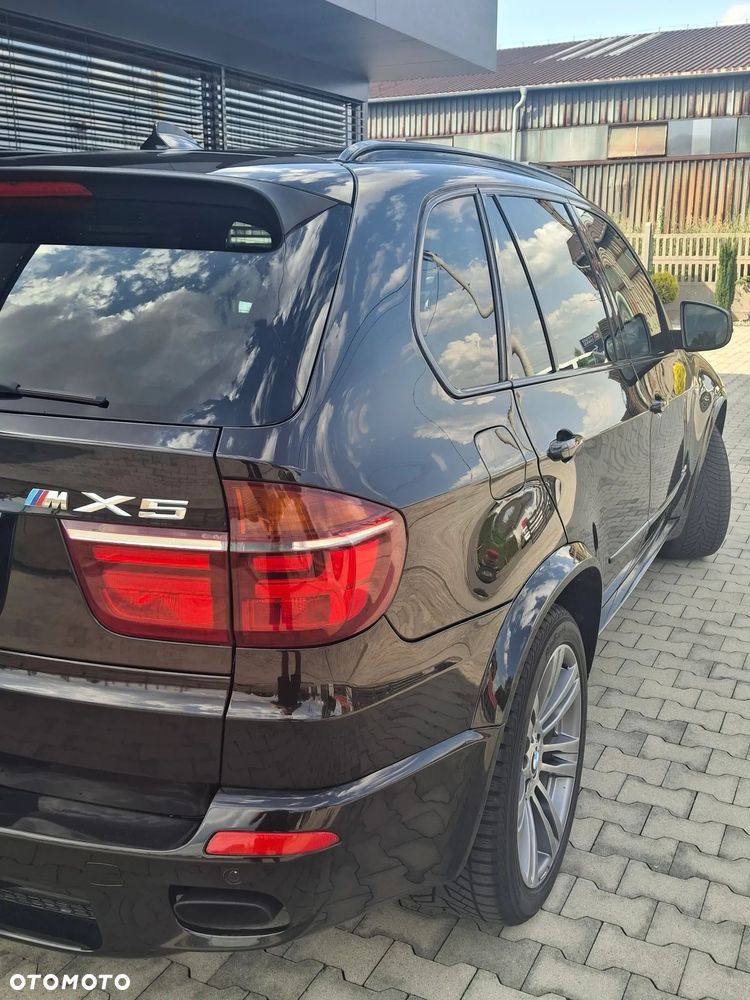 BMW X5 5.0i xDrive - 7