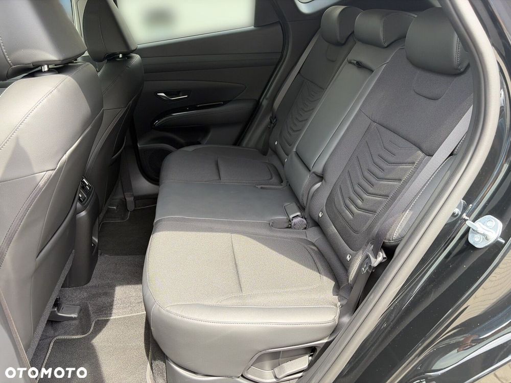 Hyundai Tucson 1.6 T-GDi HEV Executive 2WD - 17