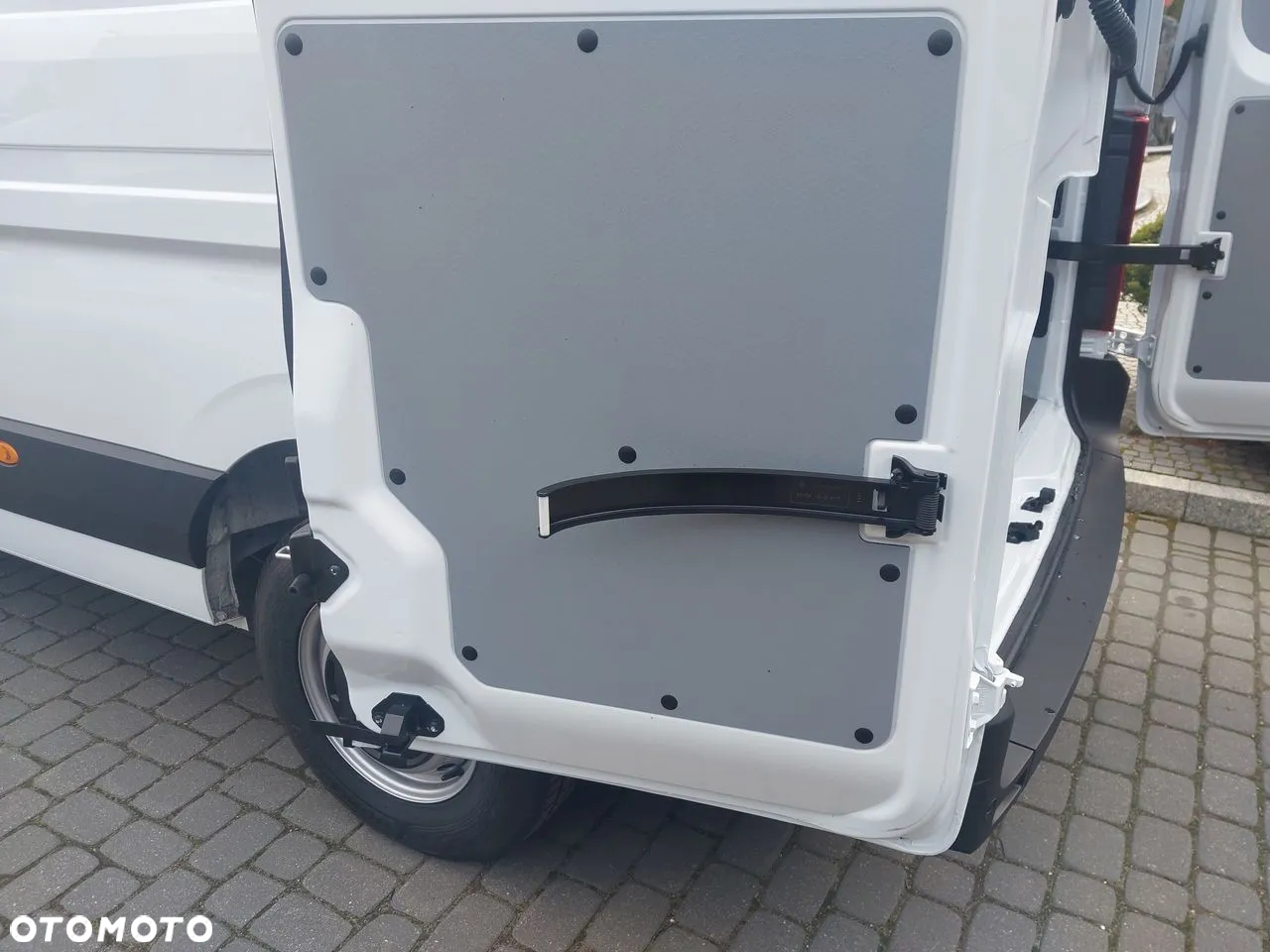 Nissan Interstar L3H2 - 16